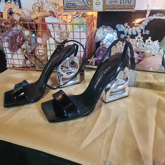 Dolce & Gabbana Black Heels with Silver Geometric Design - Picture 2 of 6